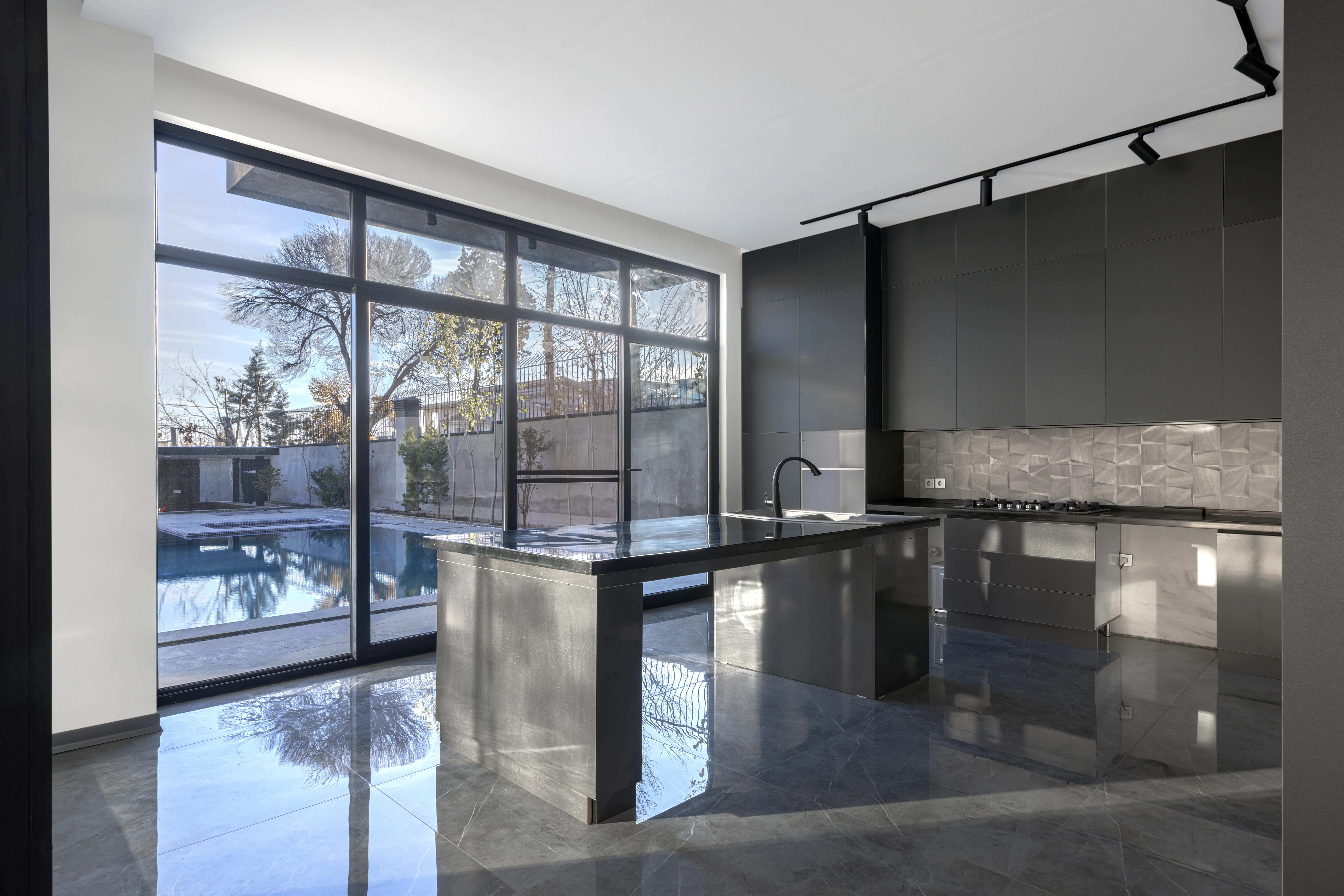 𝗠𝗶𝗮𝗻 Villa